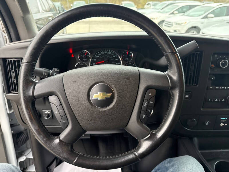 2022 Chevrolet Express 2500