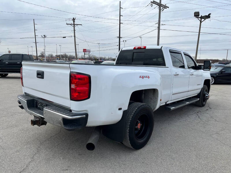 2015 Chevrolet Silverado 3500HD LTZ photo 7