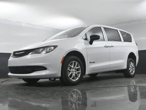 2025 Chrysler Voyager LX