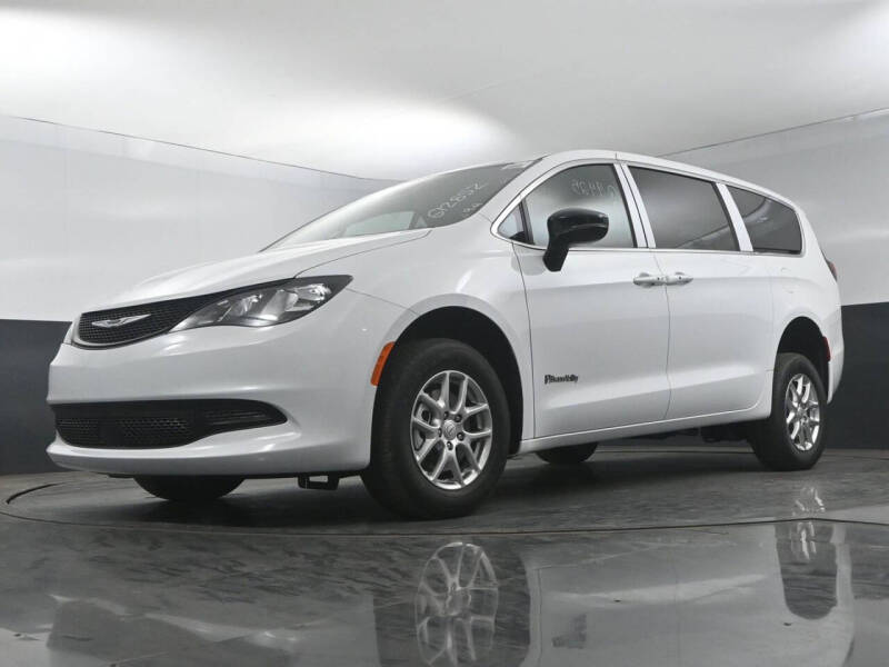 2025 Chrysler Voyager LX