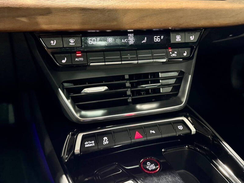 2023 Audi e-tron GT quattro Premium Plus