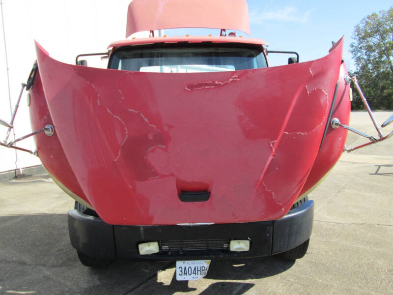 2005 Freightliner Business class M2