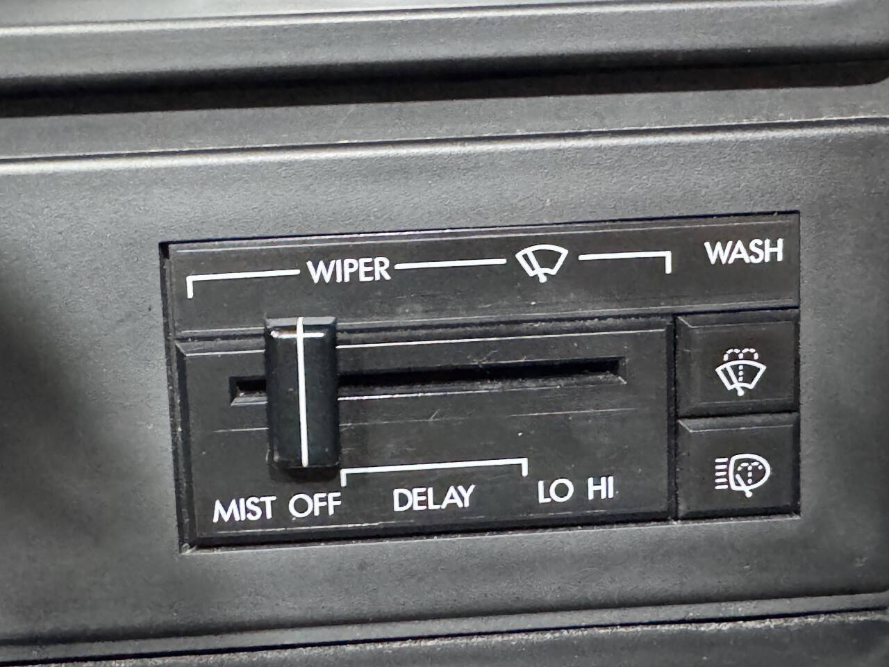 1990 Cadillac Allante 59