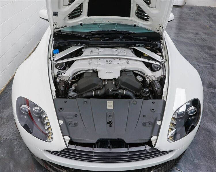 2011 Aston Martin V12 Vantage