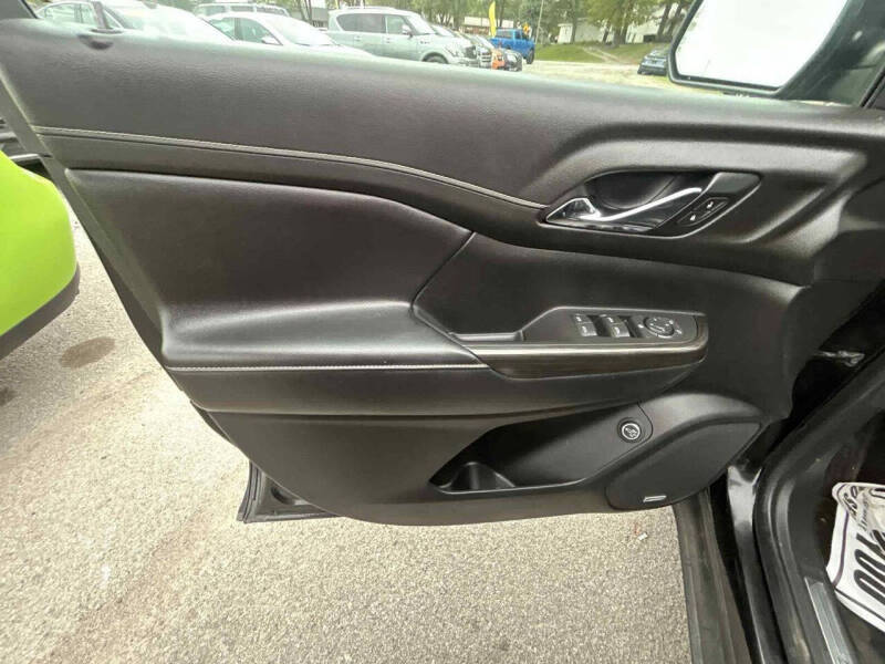 2019 GMC Acadia SLT-1