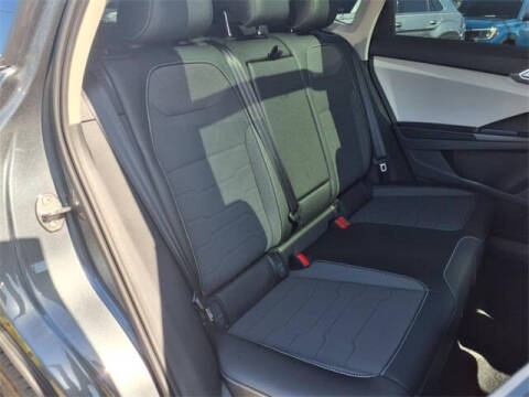 2025 Volkswagen Taos SE