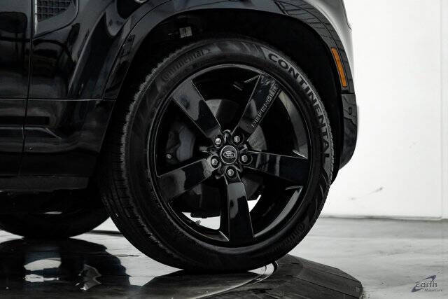 2024 Land Rover Defender 130 P400 X-Dynamic SE