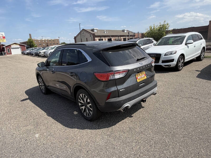 2020 Ford Escape Titanium