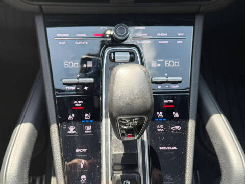 2023 Porsche Cayenne S Platinum Edition