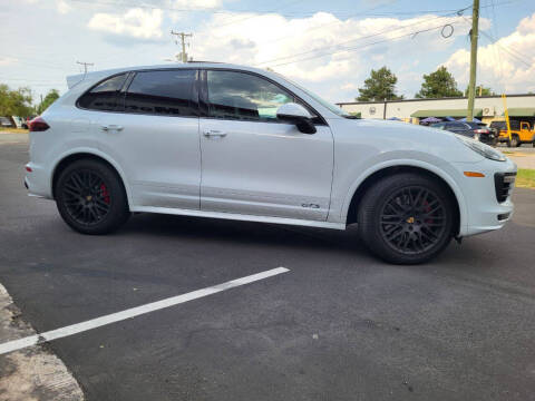 2016 Porsche Cayenne GTS