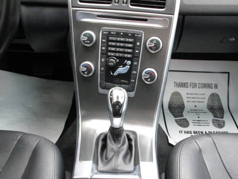 2016 Volvo XC60 T5 Drive-E Premier