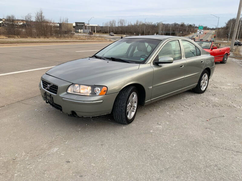 2006 Volvo S60 for sale at Dutch and Dillon Car Sales in Lee's Summit MO