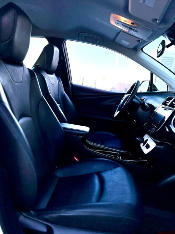 2017 Toyota Prius Four Touring