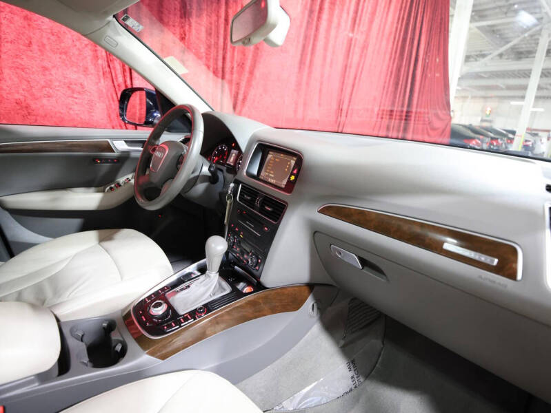 2011 Audi Q5 3.2 quattro Premium Plus