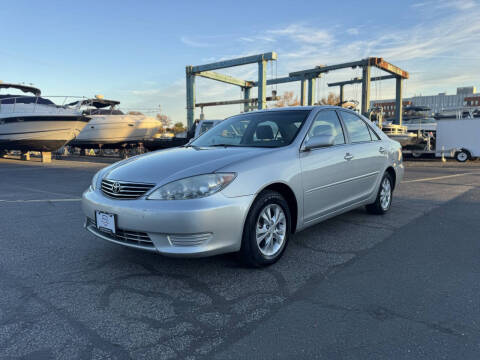 2005 Toyota Camry LE V6