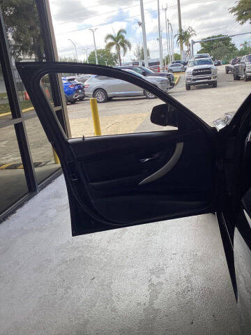 2018 BMW 3 Series 320i