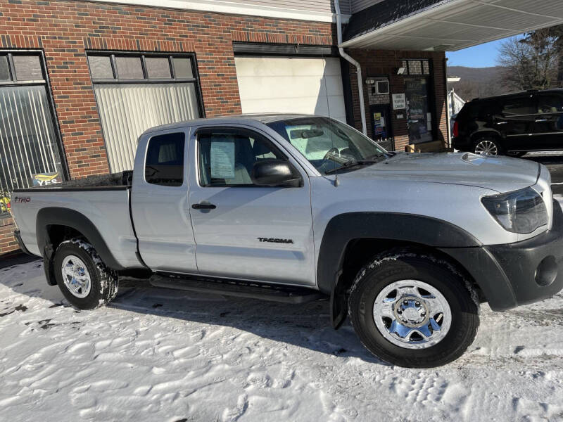 2009 Toyota Tacoma Base's photo