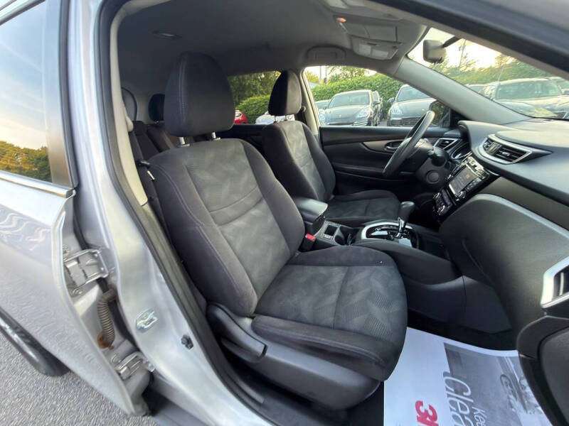 2016 Nissan Rogue SV