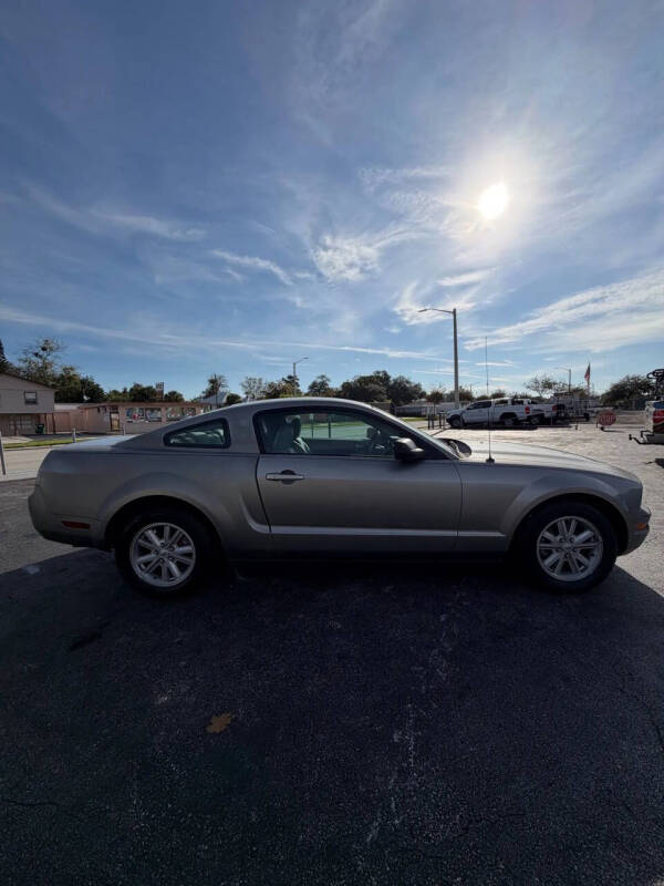 2008 Ford Mustang V6 Deluxe