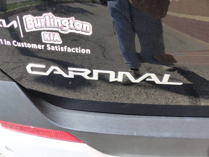 2025 Kia Carnival EX