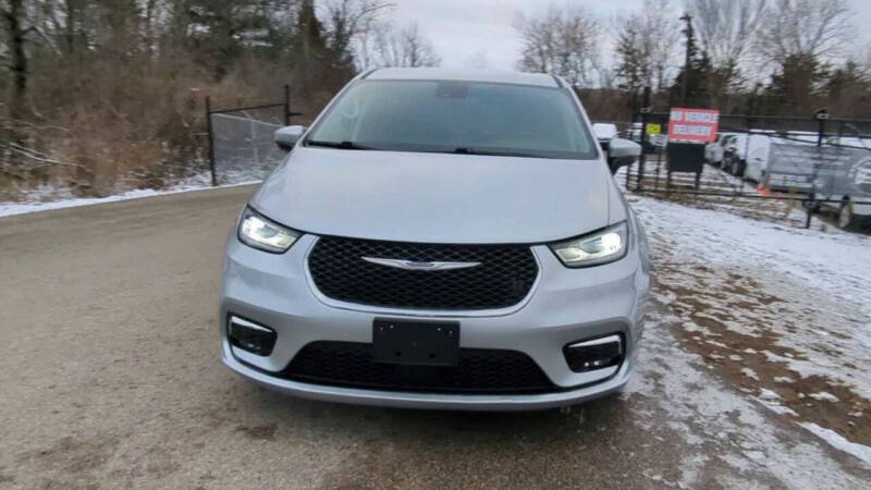 2023 Chrysler Pacifica Plug-In Hybrid Touring L