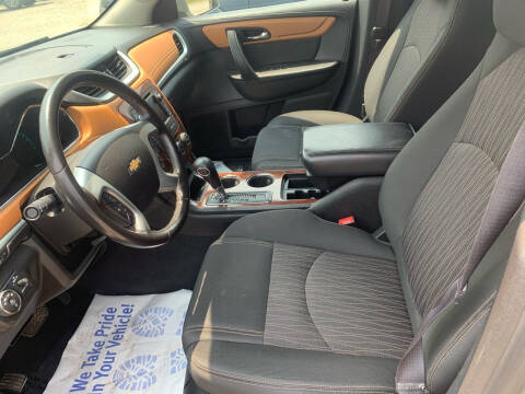 2013 Chevrolet Traverse for sale at Court House Cars, LLC in Chillicothe OH