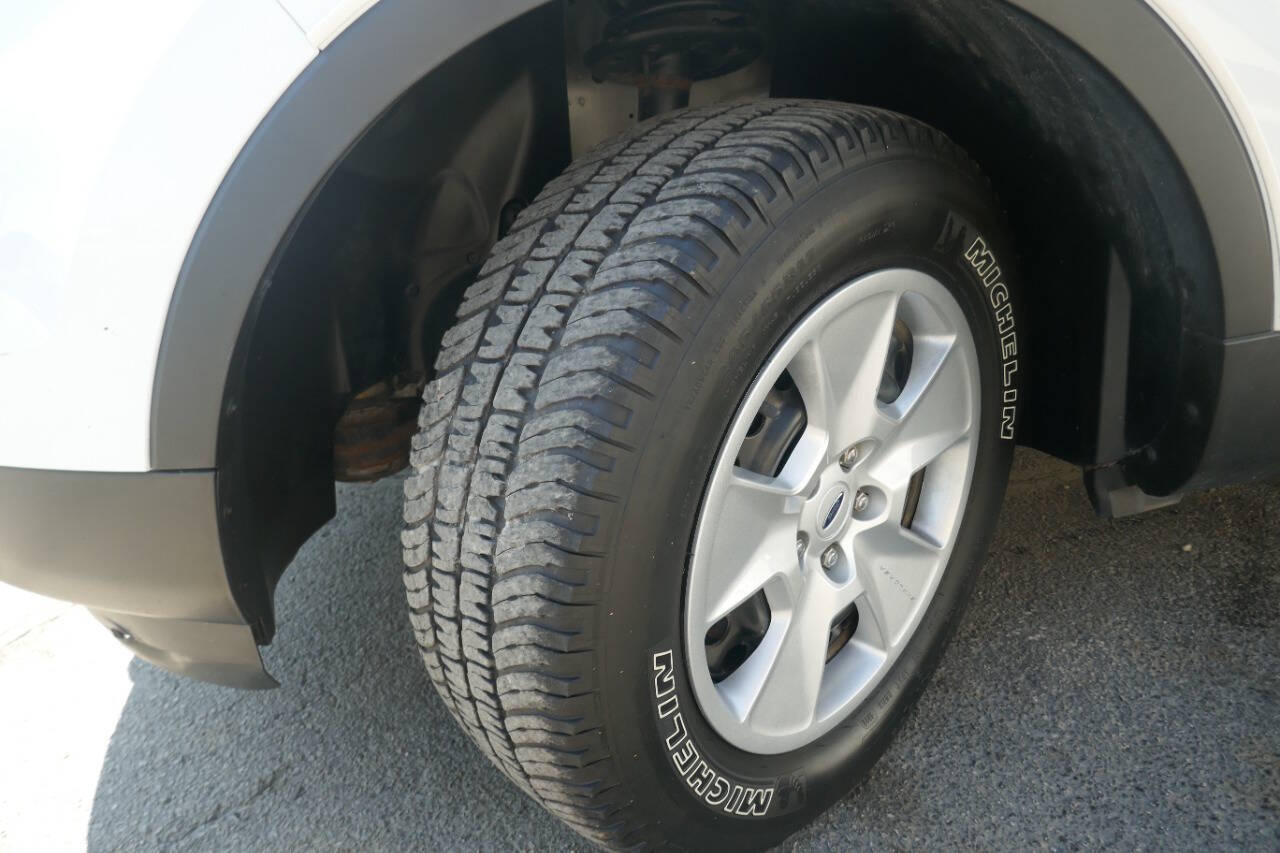 White 2014 Ford Explorer Base AWD Base 4dr SUV 19