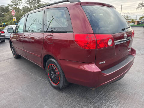 2007 Toyota Sienna LE 7-Passenger