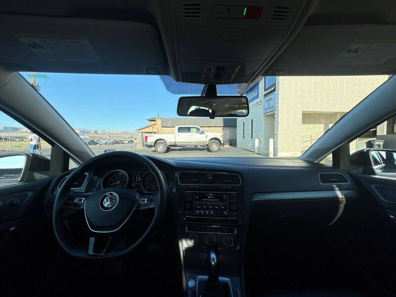 2021 Volkswagen Golf TSI