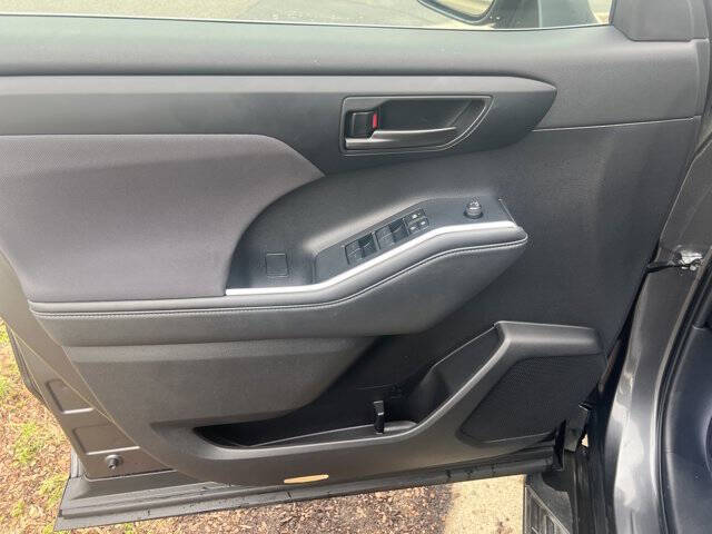 2023 Toyota Highlander Hybrid LE