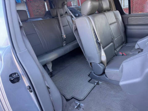 2004 Nissan Armada LE