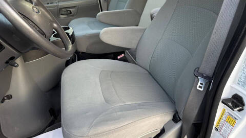 2008 Ford E-Series E-350 SD XLT