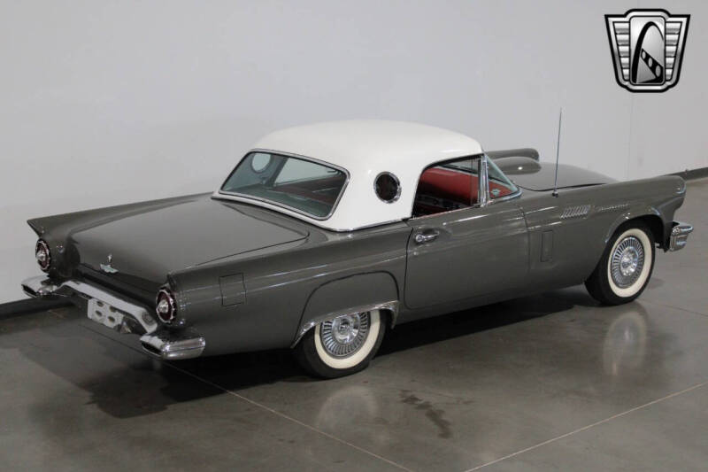 1957 Ford Thunderbird