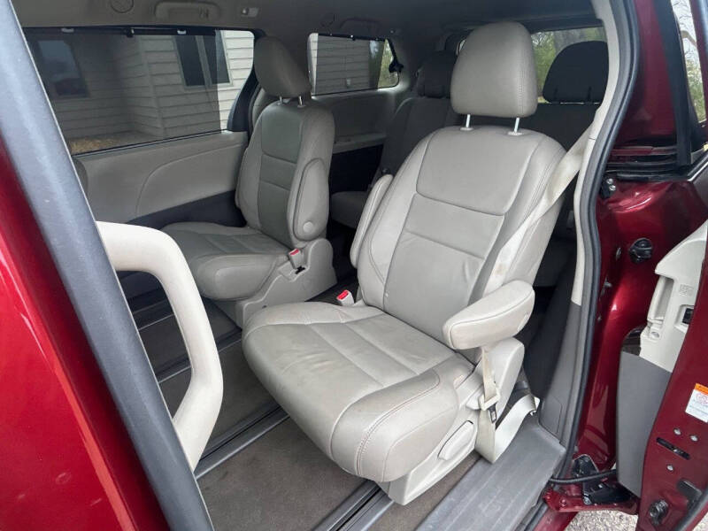 2017 Toyota Sienna XLE 7-Passenger