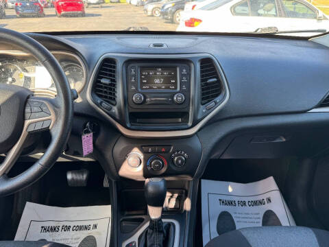 2017 Jeep Cherokee Sport