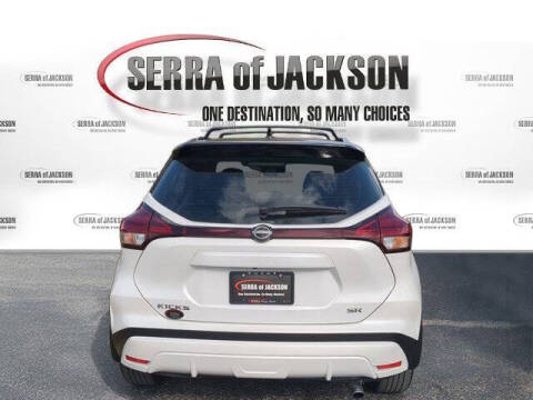 2023 Nissan Kicks SR