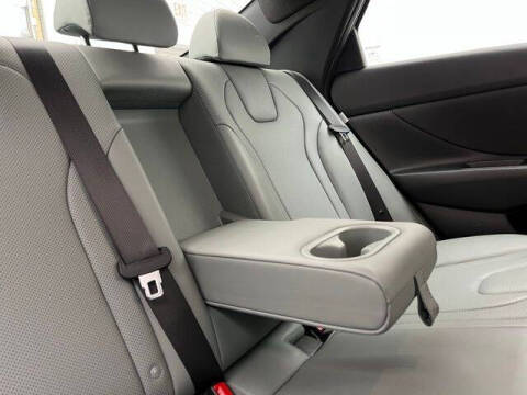 2025 Hyundai Elantra Hybrid Limited