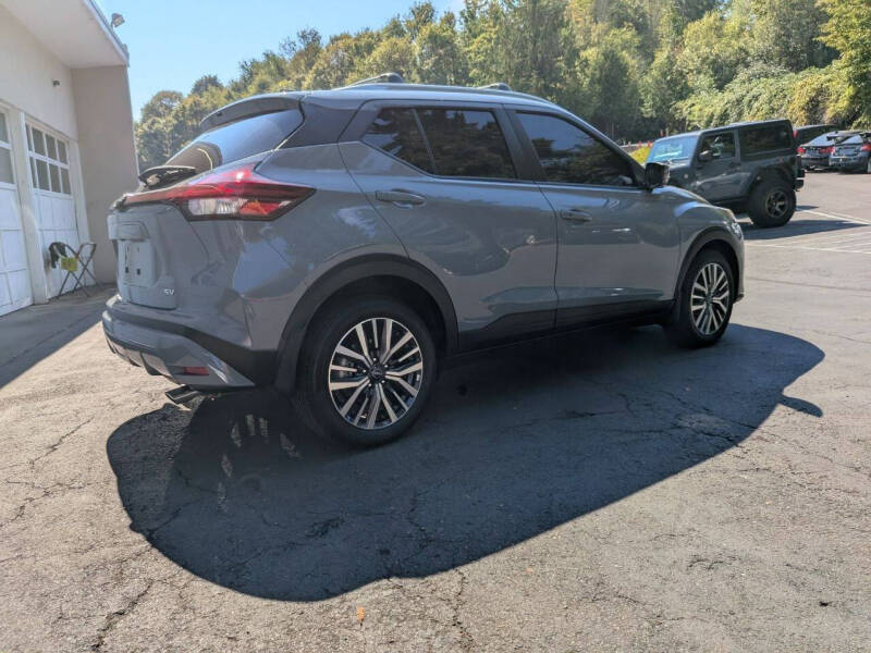 2024 Nissan Kicks SV
