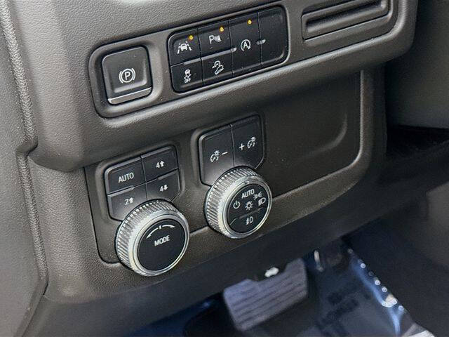 2023 GMC Yukon XL AT4