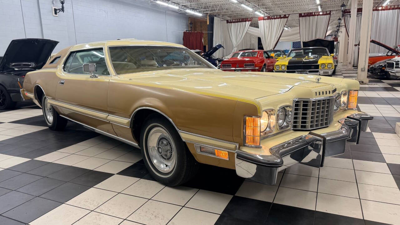 1976 Ford Thunderbird 2