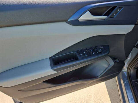 2022 Volkswagen Taos SE 4Motion