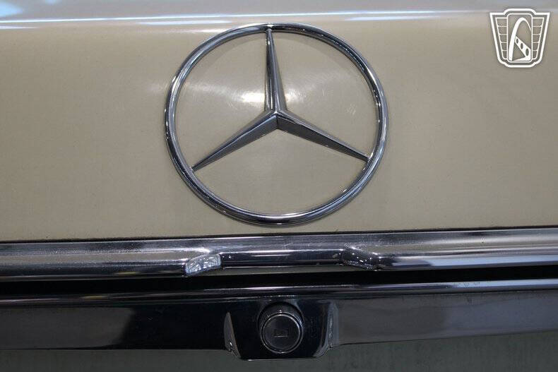 1980 Mercedes-Benz 450-Class