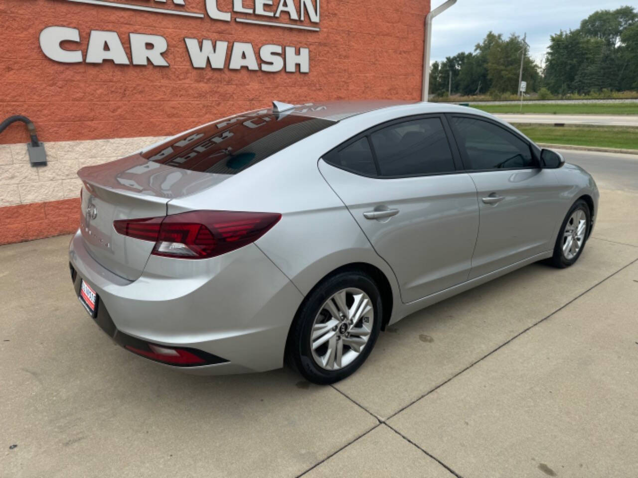 2020 Hyundai ELANTRA for sale at Illinois Auto Wholesalers in Tolono, IL