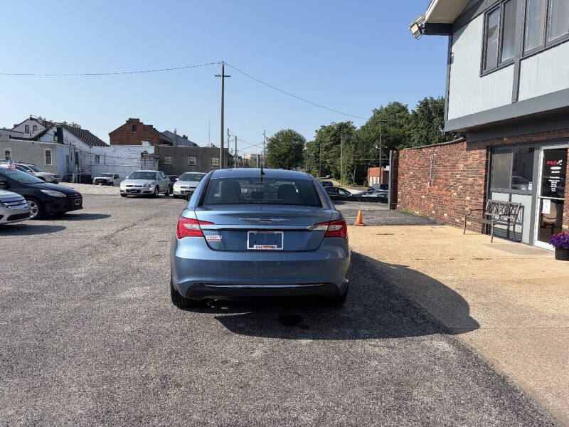 2011 Chrysler 200 Touring