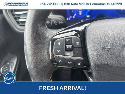 2022 Ford Escape Hybrid Titanium