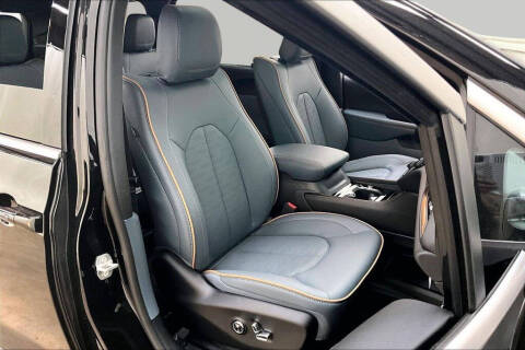 2027 Chrysler Pacifica Pinnacle