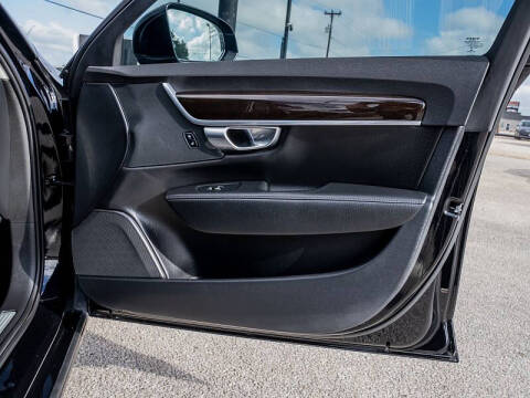 2018 Volvo S90 T5 Momentum