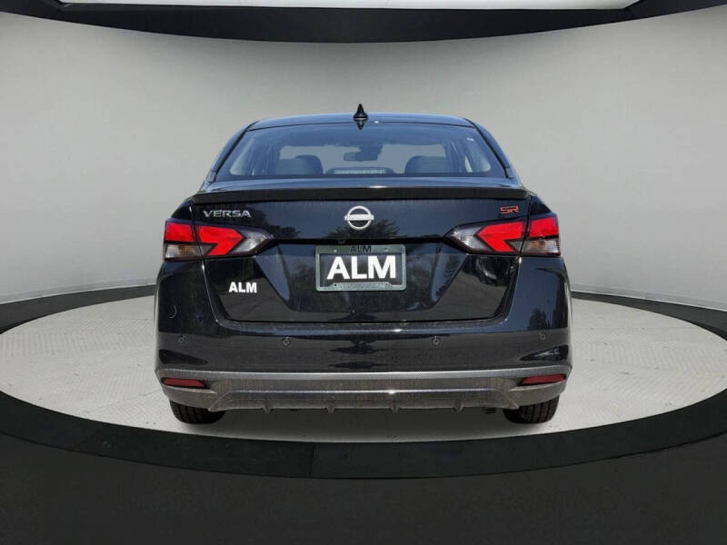 2025 Nissan Versa SR