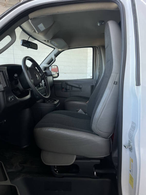 2024 GMC Savana 2500