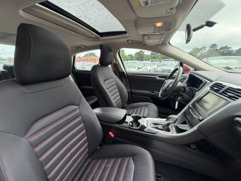 2014 Ford Fusion SE